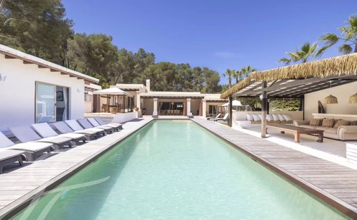 Villa in Cala Llonga, Ibiza, Santa Eularia des Riu, Balearic Islands 1