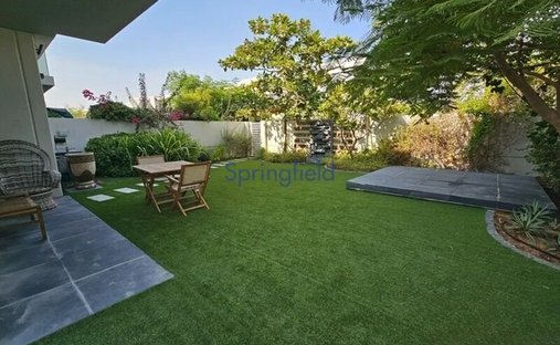 Villa in Dubai, Dubai, United Arab Emirates 1