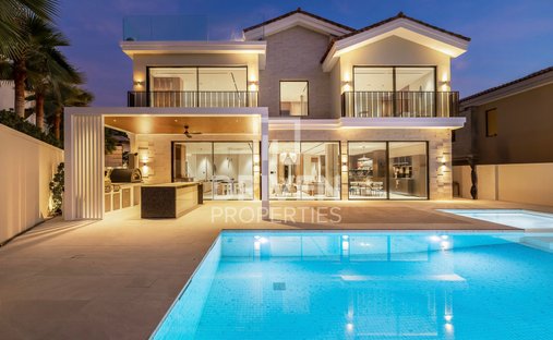 Villa in Dubai, Dubai, United Arab Emirates 1