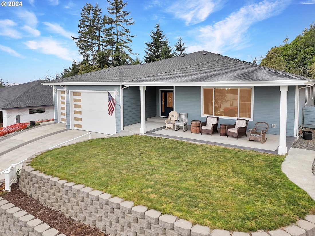 House in Brookings, Oregon, United States 1 - 14694388