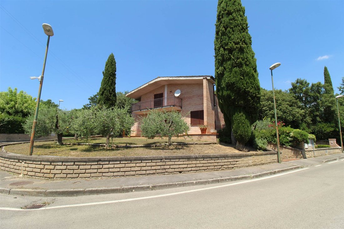 Villa in Castelnuovo Berardenga, Tuscany, Italy 2 - 14696152