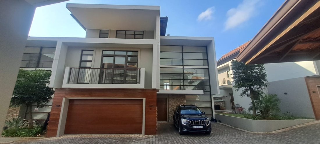 Estate in La Lucia, KwaZulu-Natal, South Africa 1 - 14687409