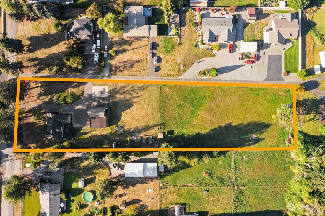 Beautifully Remodeled Modern Farmhouse On In Washington, United