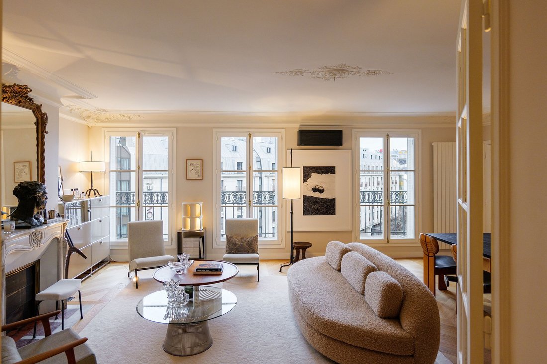 Apartment in Les Halles, Paris 1er Arrondissement, Paris 2 - 14705589