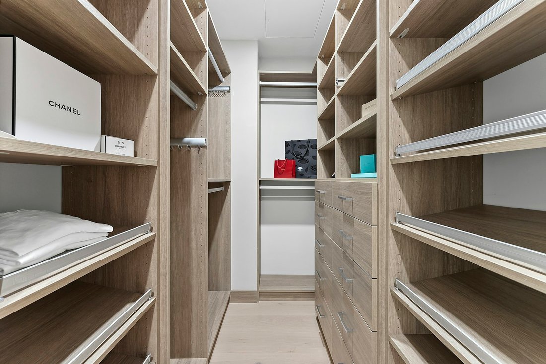Three Bedroom Residence With Multiple In New York, New York, United