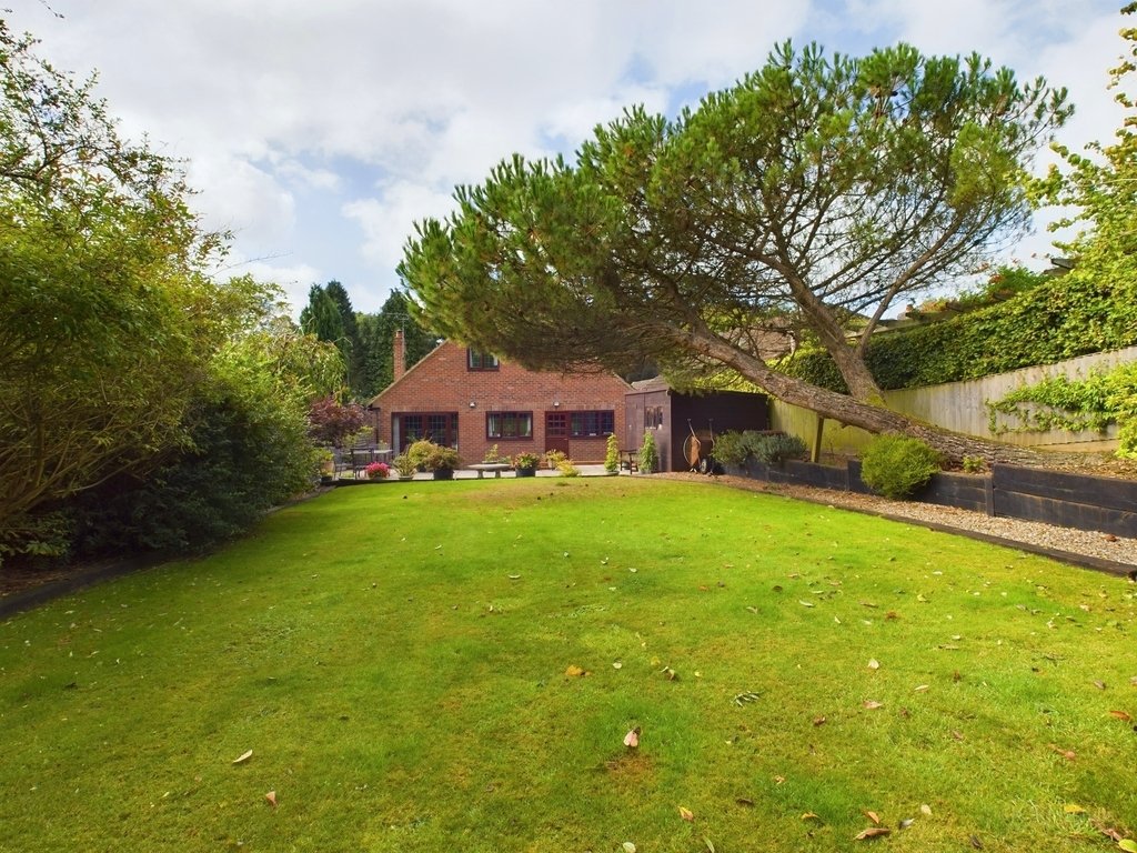 House in Winchmore Hill, Penn, England 2 - 14704238