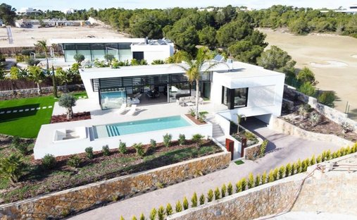 Villa in Orihuela, Valencian Community, Spain 1