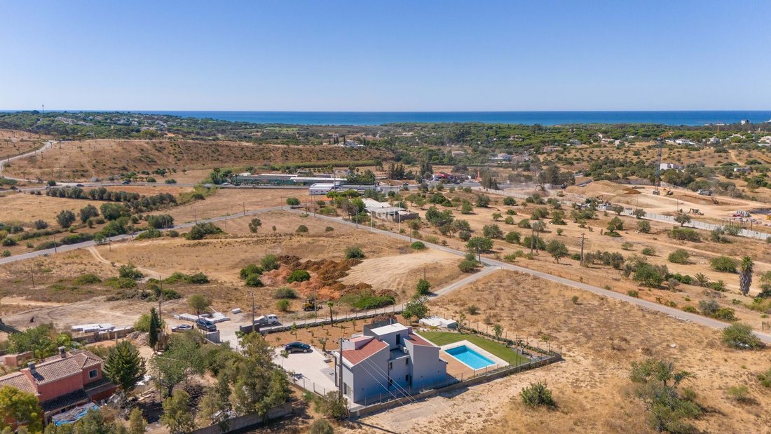 Villa in Quarteira, Algarve, Portugal 3 - 14452234