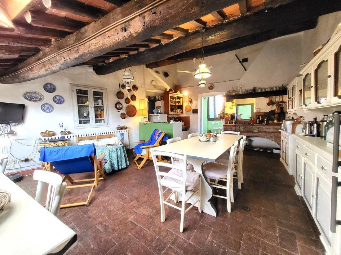Penthouse in Historic Center, Lucca, Tuscany 3 - 14704235