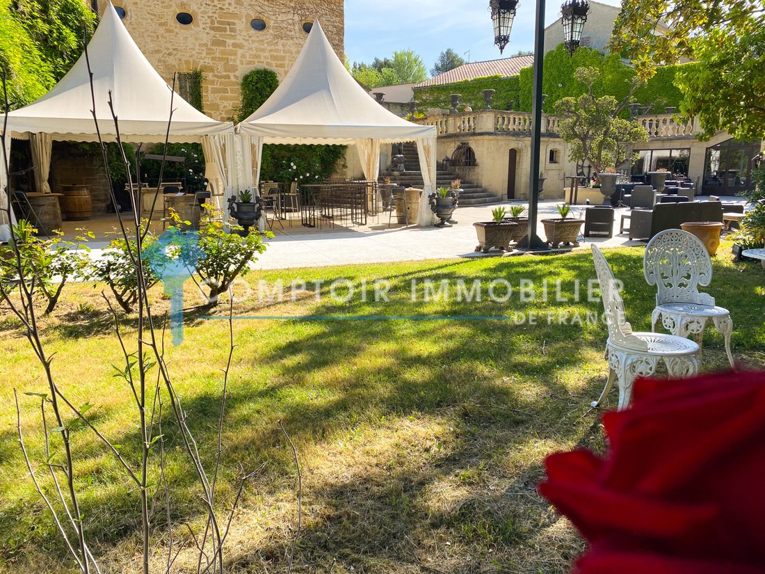 Castle in Châteauneuf-du-Pape, Provence-Alpes-Côte d'Azur, France 4 - 14699413