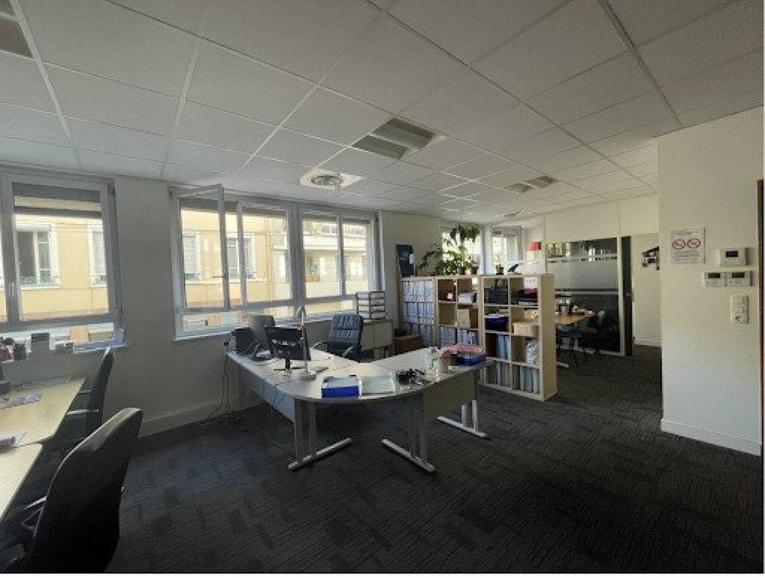 Plateau De Bureaux In Villeurbanne, Auvergne Rhône Alpes, France For