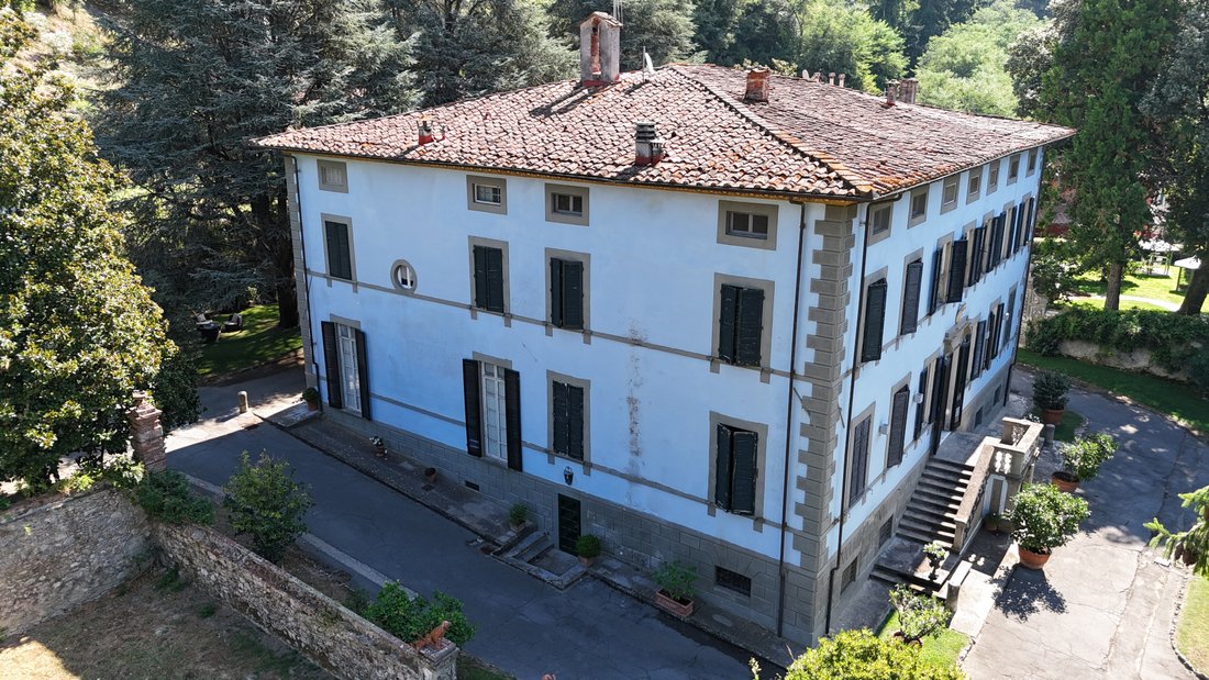Villa in Camaiore, Tuscany, Italy 4 - 14706189