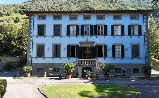 Villa in Camaiore, Tuscany, Italy 1