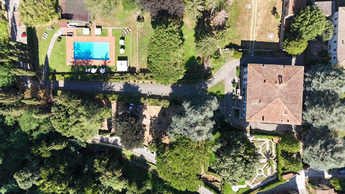 Villa in Camaiore, Tuscany, Italy 3 - 14706189