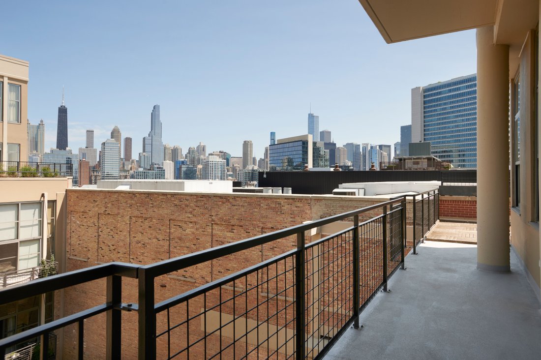 Picture of Contemporary Designed Penthouse In Chicago, Il, United States For Sale ...