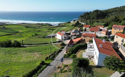 Villa in Leira, Spain 1