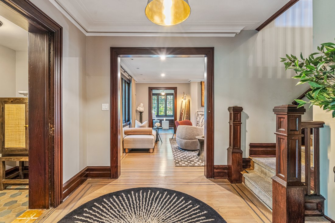 255 Greenway North,Queens, Ny, 11375 In New York, New York, United