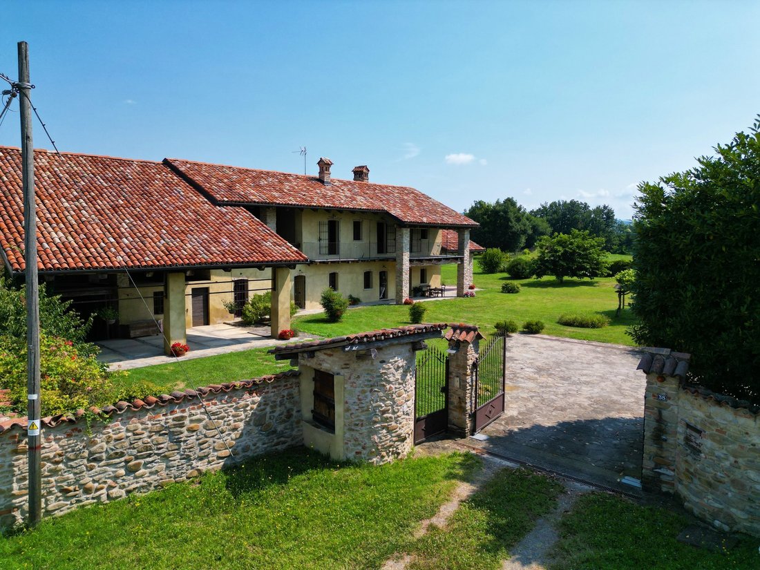 Maisons de campagne à Dogliani, Piémont, Italie 1 - 14706624