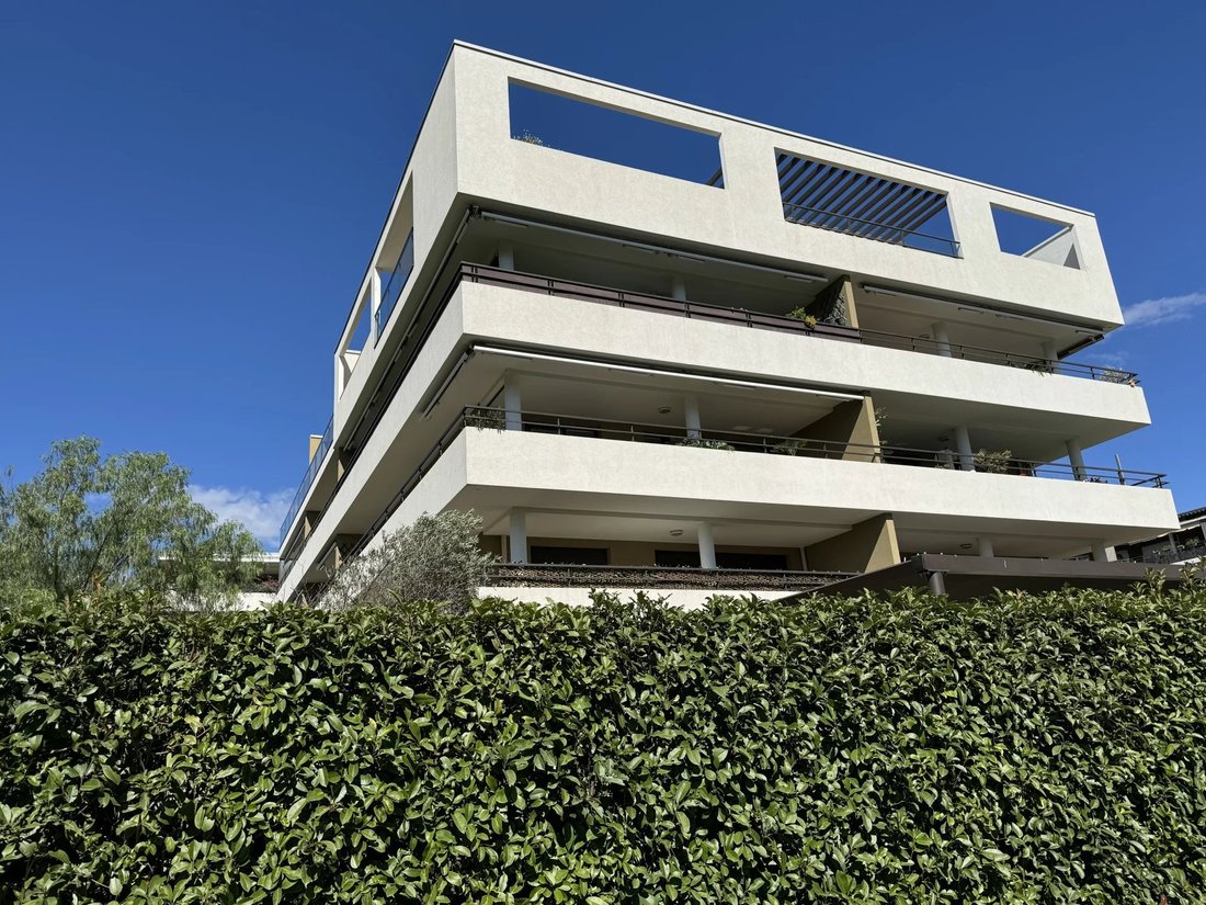 Fréjus Apartment In Fréjus, Provence Alpes Côte D'azur, France For Sale