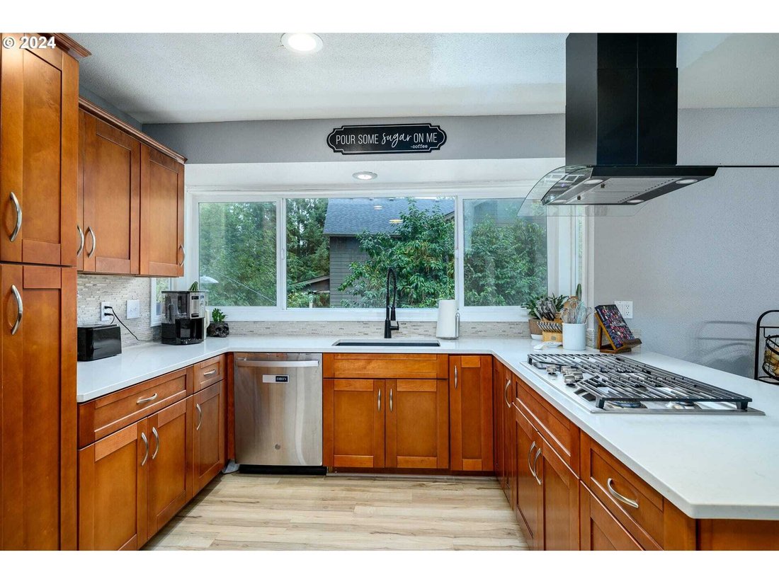 Single Family For Sale In Portland In Tigard, Oregon, United States For