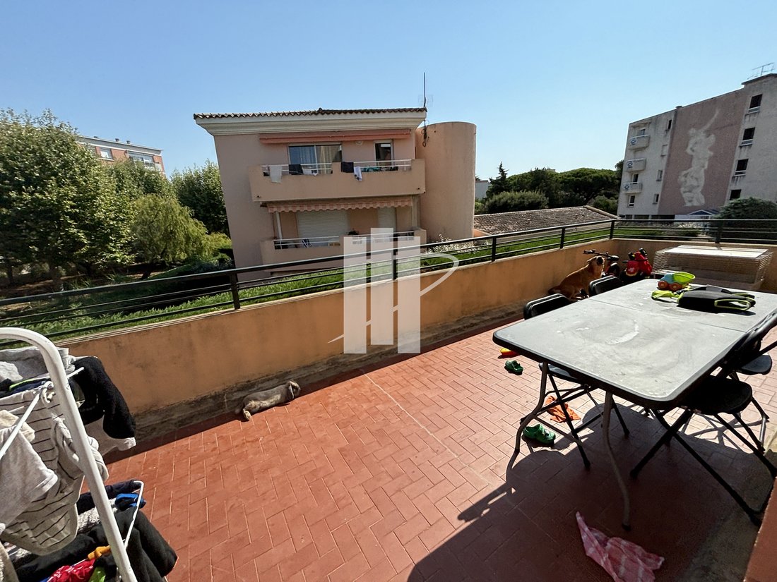 A Vendre Immeuble De Rapport A In Fréjus, Provence Alpes Côte D'azur