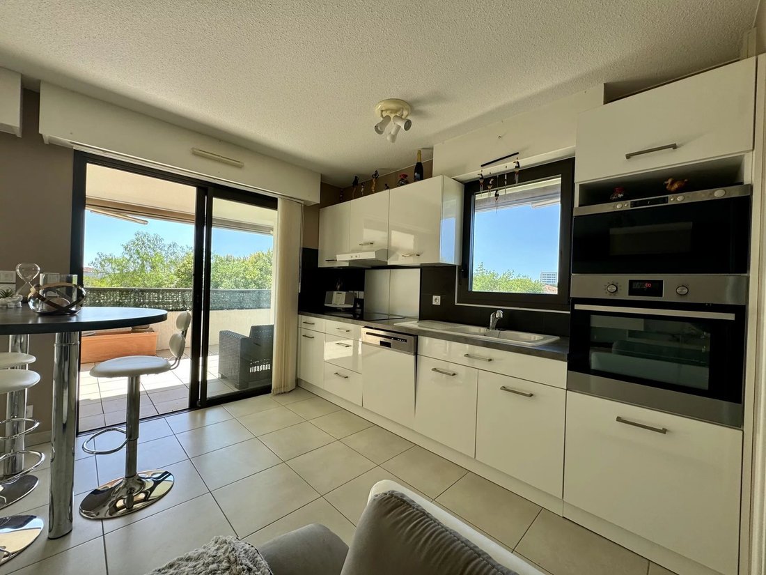 Fréjus Apartment In Fréjus, Provence Alpes Côte D'azur, France For Sale