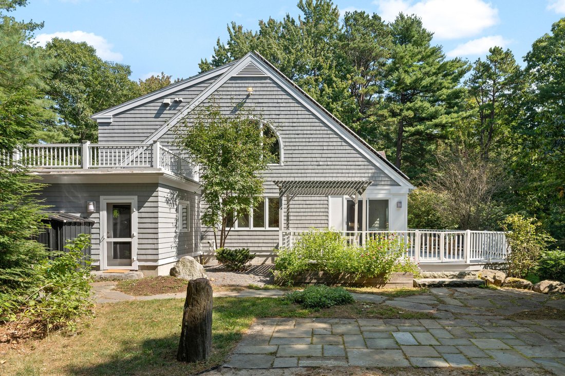 6 Rosewood Drive In Cape Elizabeth, Maine, United States For Sale