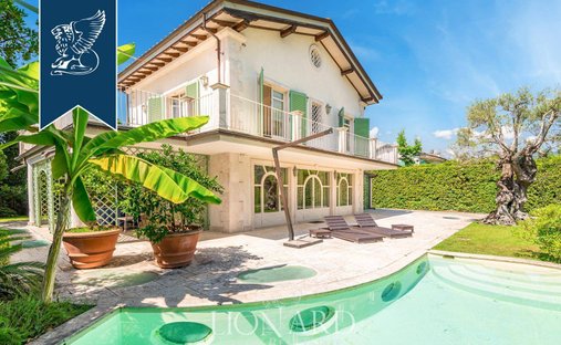 Villa in Roma Imperiale, Forte dei Marmi, Tuscany 1