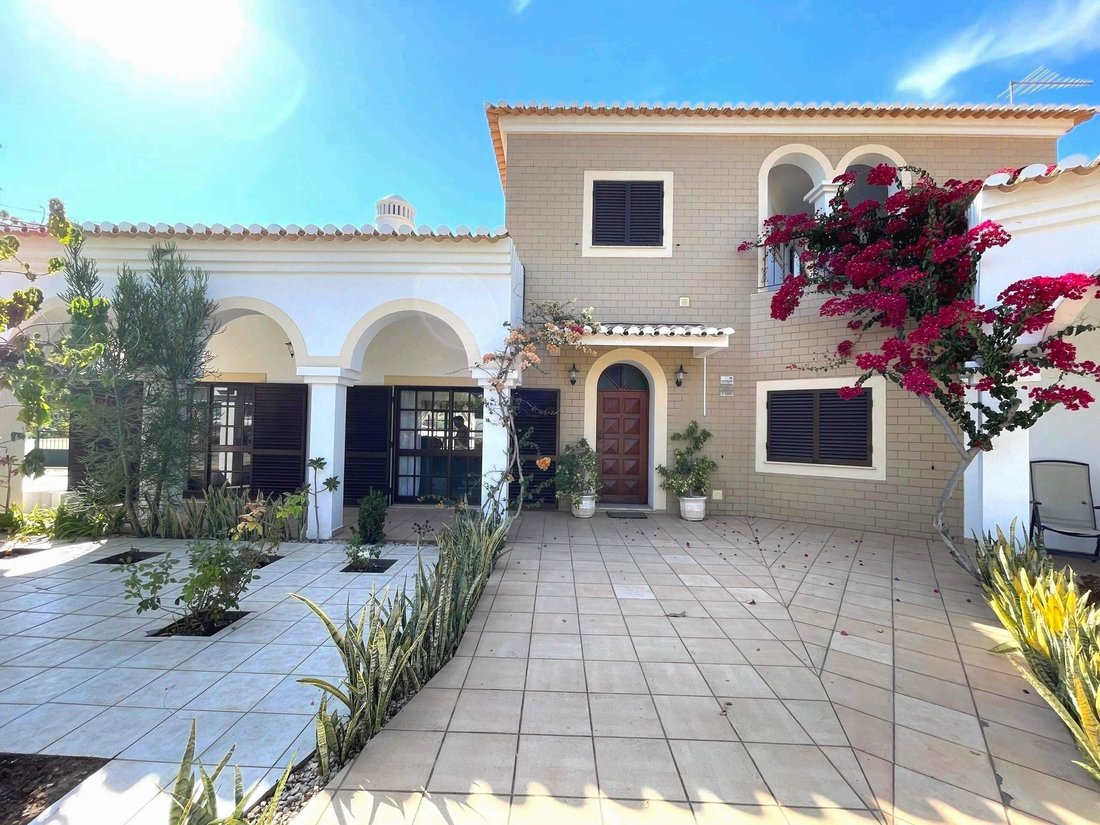 Villa in Alvor, Algarve, Portugal 1 - 14707324