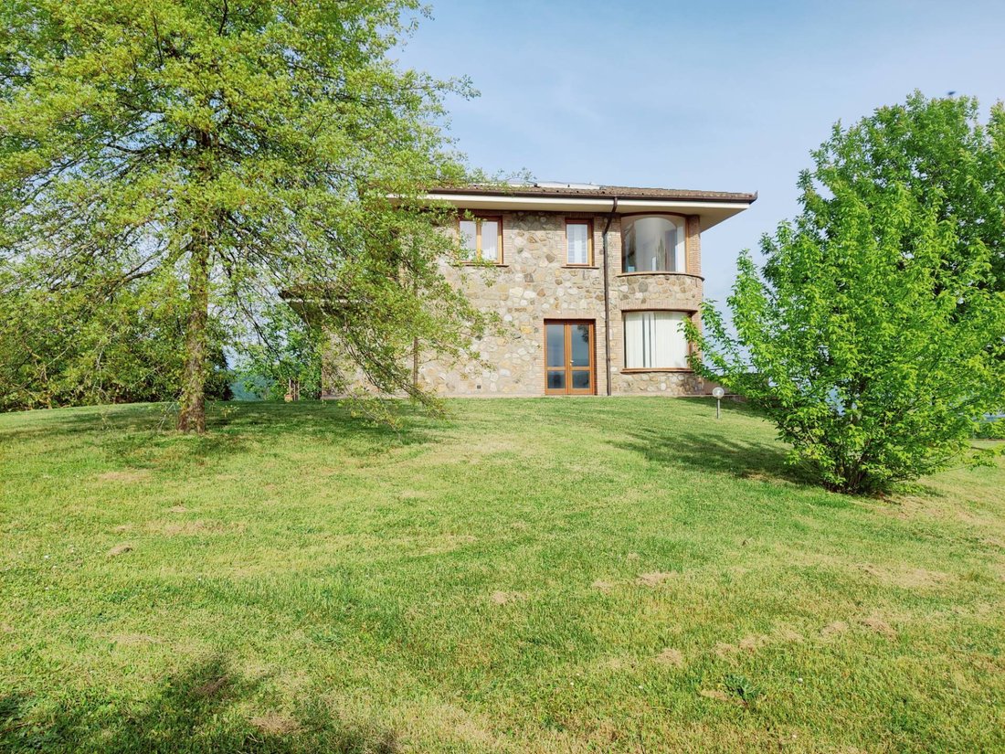 Villa in Grotte di Castro, Lazio, Italy 2 - 14098599