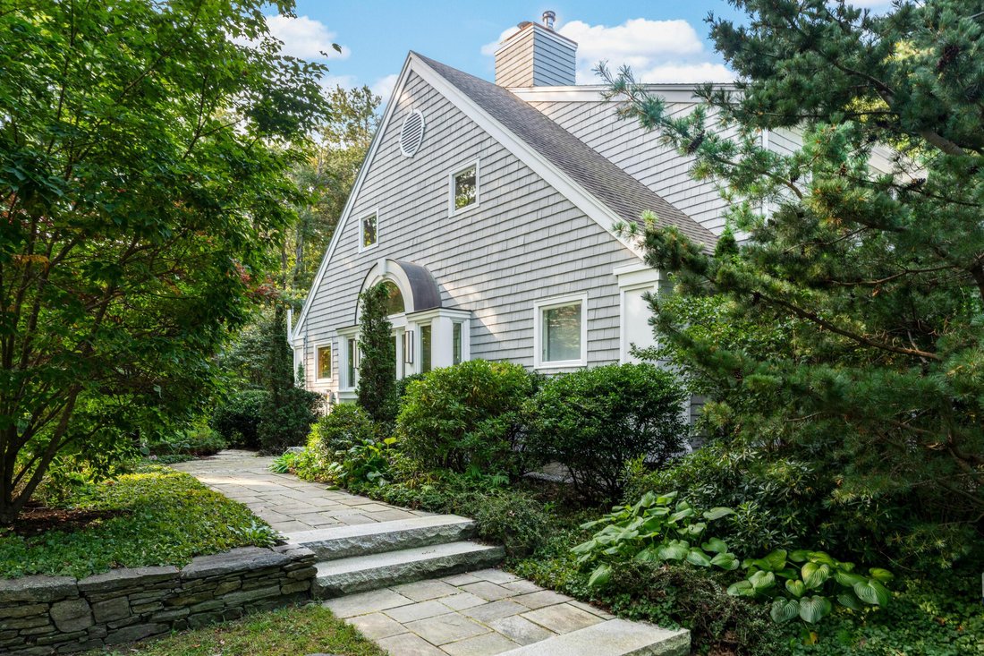 6 Rosewood Drive In Cape Elizabeth, Maine, United States For Sale