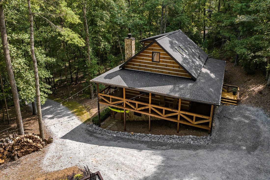 Classic Rustic Charm Cabin With In Blue Ridge, United States