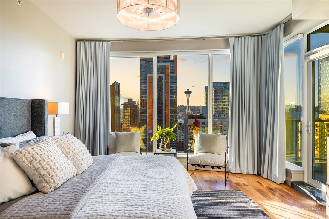 Rare Three Bedroom Condo In Premier In Seattle, Washington, United