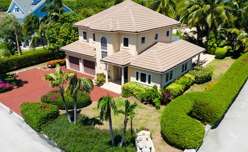 House in George Town, George Town, Cayman Islands 1