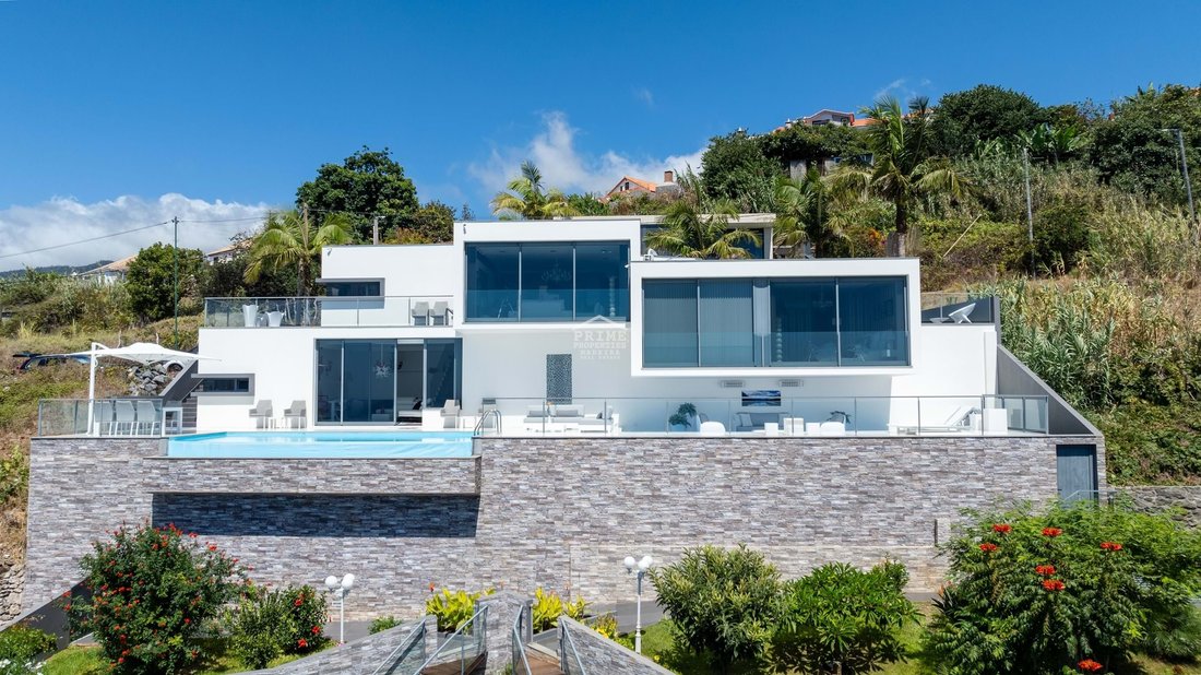 Villa in Estreito da Calheta, Autonome Region Madeira, Portugal 2 - 14706926