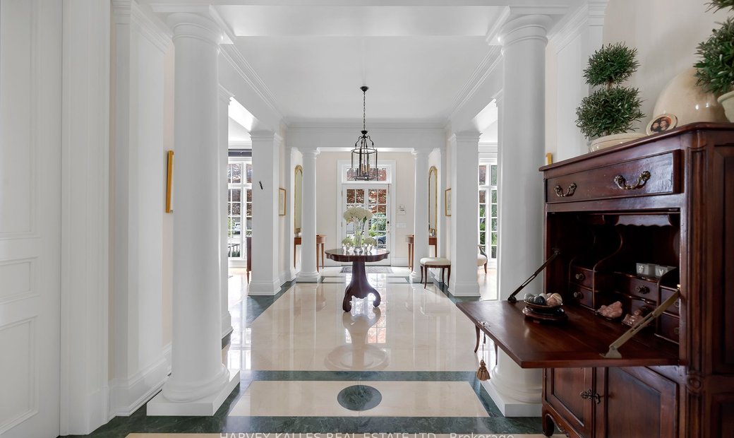 A Masterpiece Of Luxury And Elegance In Toronto, Ontario, Canada For