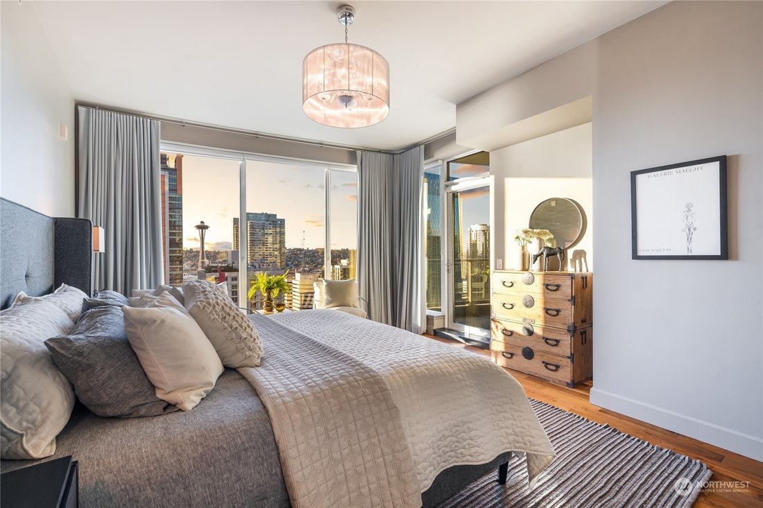 Rare Three Bedroom Condo In Premier In Seattle, Washington, United