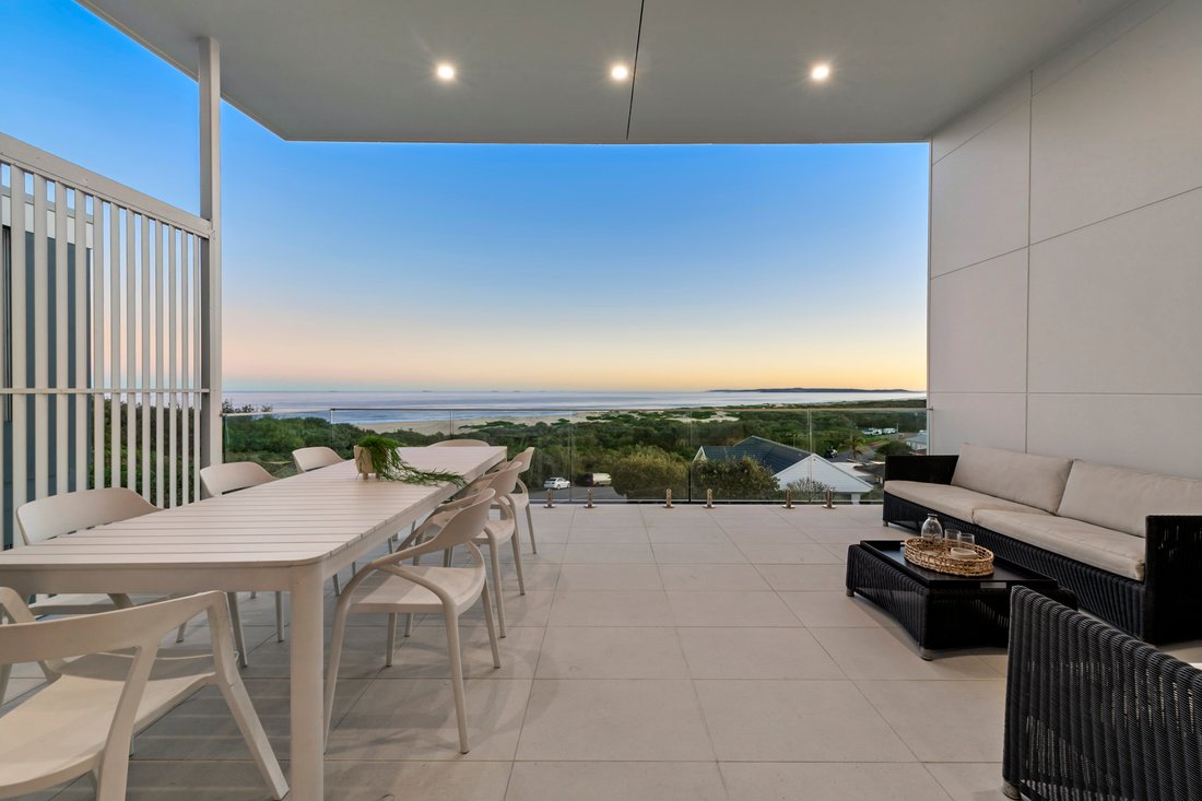 Magnificent Home With Panoramic Views In Redhead, New South Wales