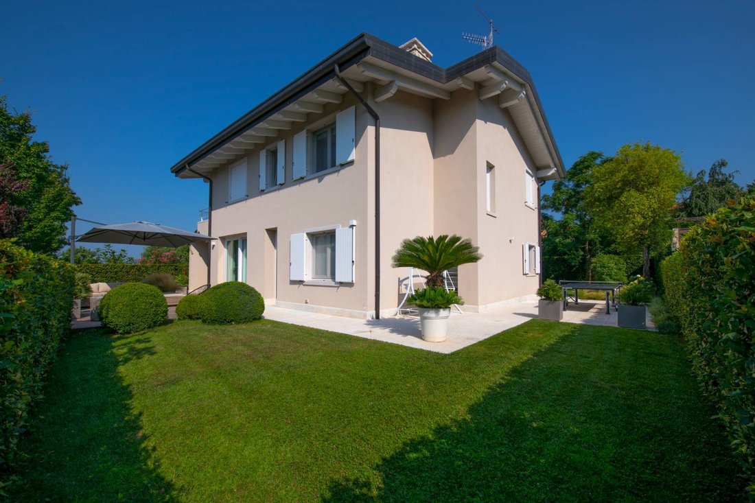 Villa in Negrar di Valpolicella, Veneto, Italy 2 - 14712569