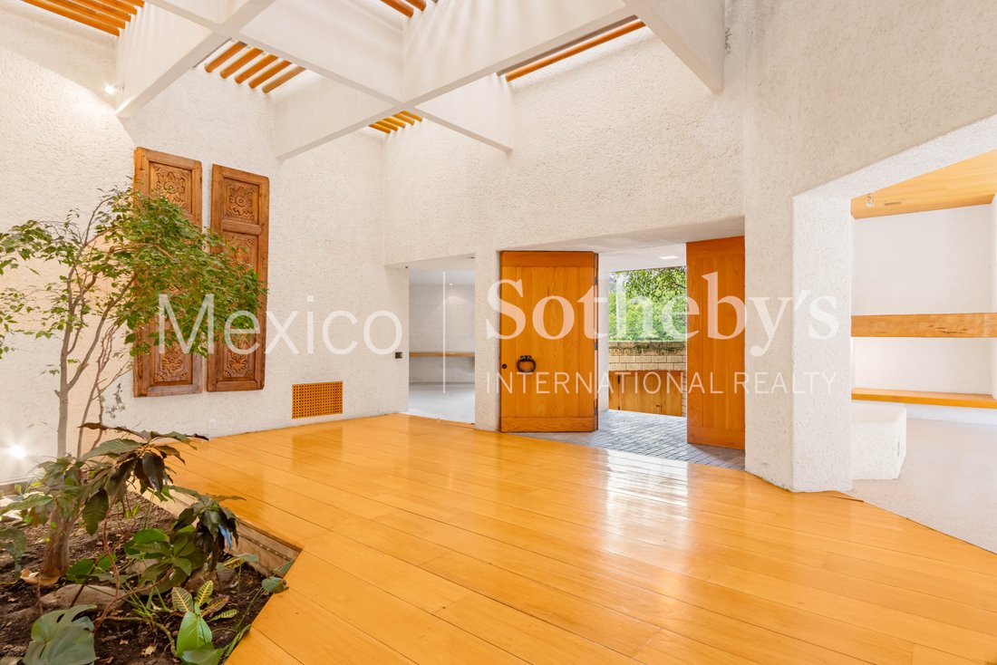 Casa Carpatos In Mexico City, Mexico For Sale (14710278)