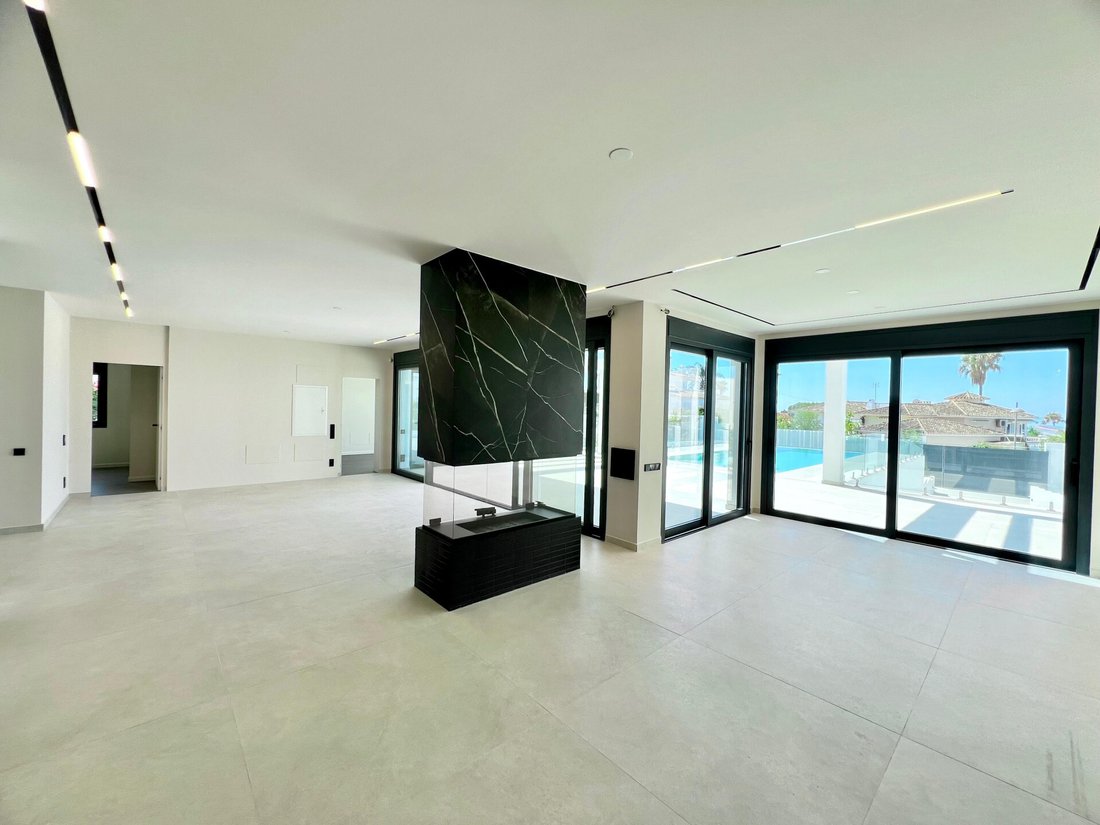Villa in Elviria-Cabopino, Marbella, Spain 4 - 14710130