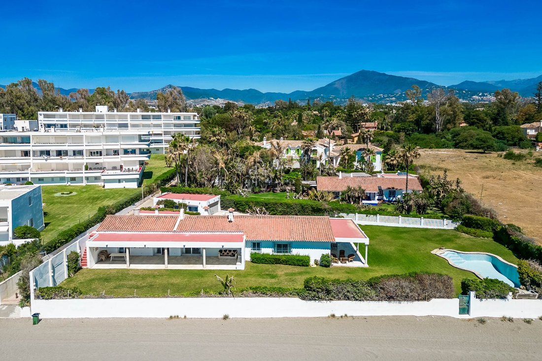 Villa in Guadalmina Baja, San Pedro de Alcantara, Spain 3 - 14709748