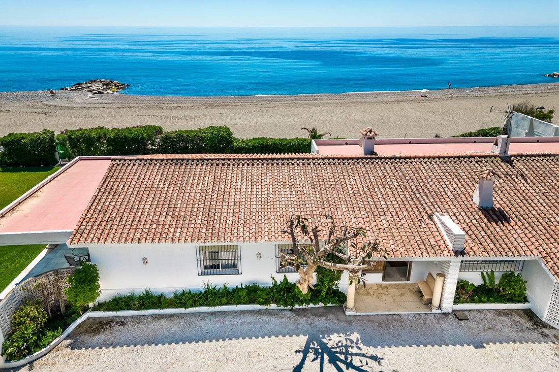 Villa in Guadalmina Baja, San Pedro de Alcantara, Spain 4 - 14709748