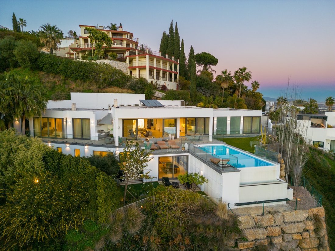 Villa in La Quinta, Benahavis, Andalusia 1 - 14709736