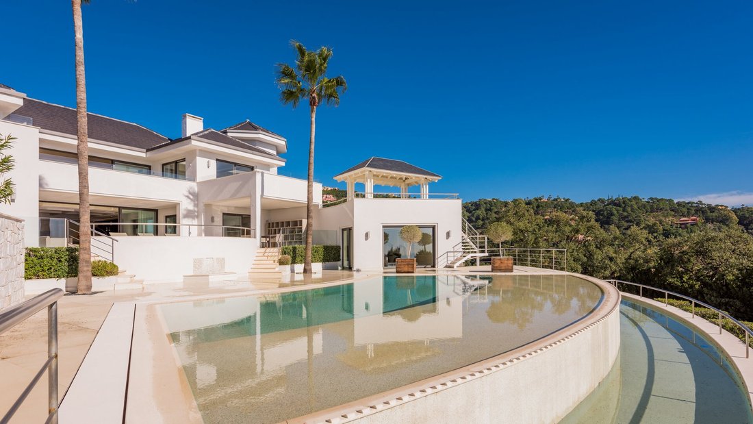 Villa in La Zagaleta, Benahavis, Andalusia 1 - 14709597