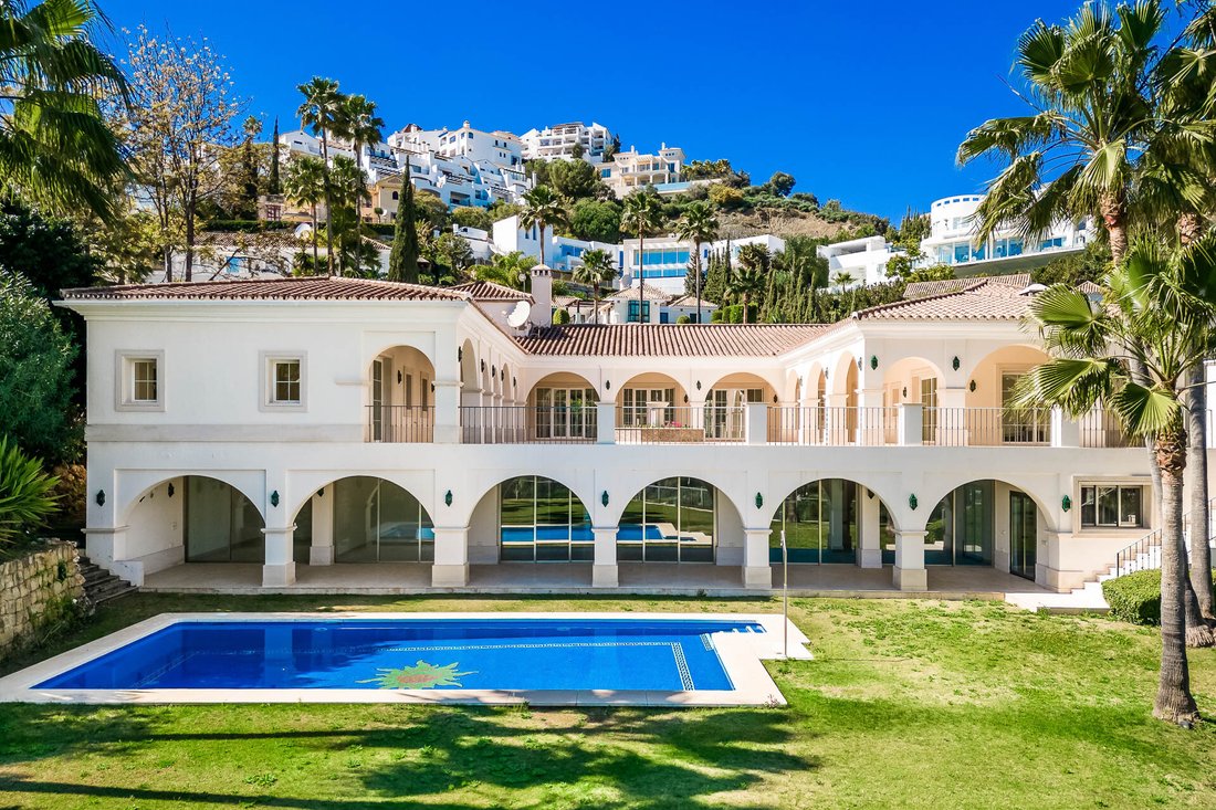 Villa in Benahavis, Andalusia, Spain 1 - 14709719