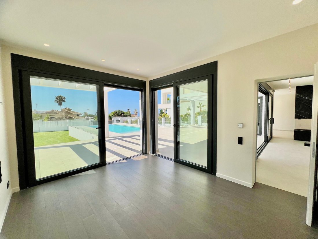 Villa in Elviria-Cabopino, Marbella, Spain 3 - 14710130