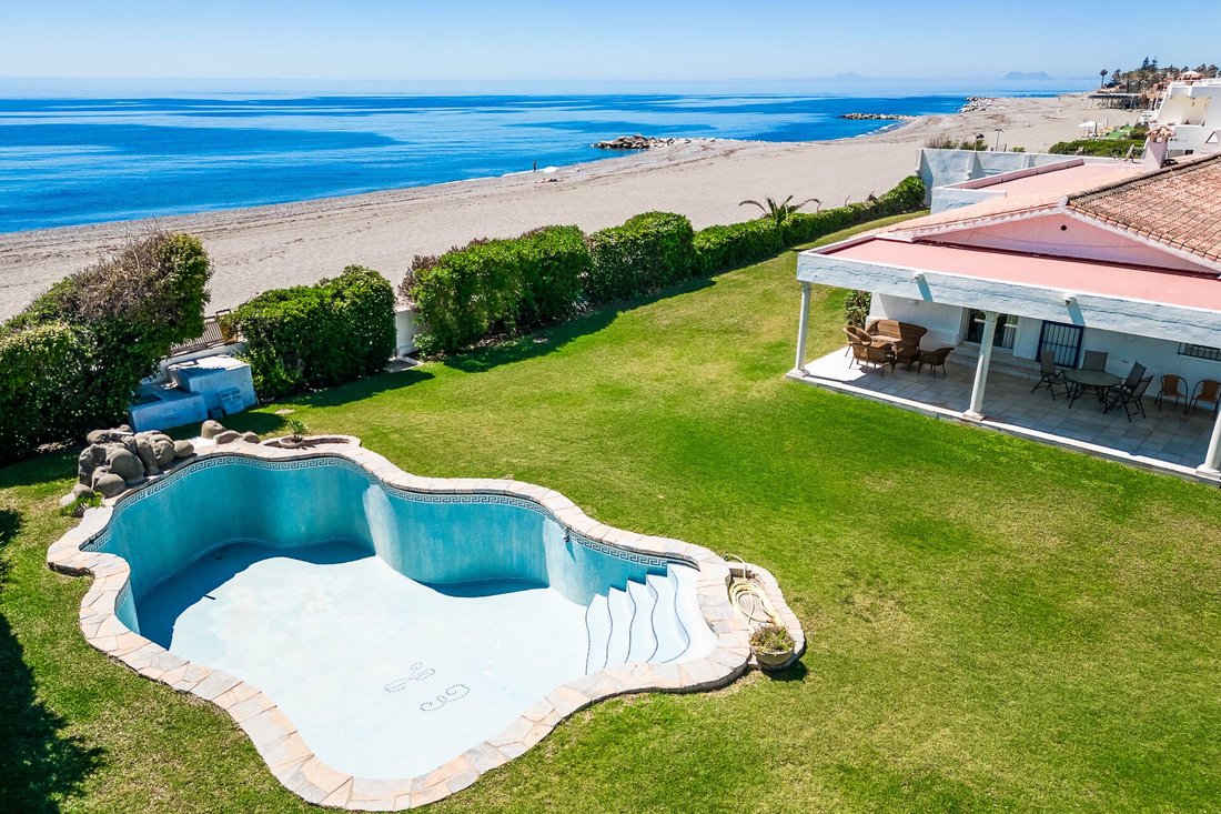 Villa in Guadalmina Baja, San Pedro de Alcantara, Spain 2 - 14709748