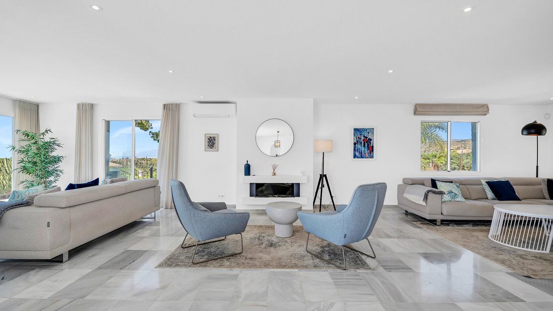 Modernised Luxury Villa In Elviria Offering In Marbella, Andalusia ...