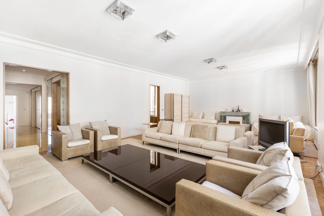 Paris 8th District Avenue Montaigne In Paris, France For Sale (13969829)